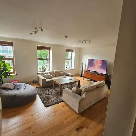 Spacious 3-Bedroom Apartment In Vibrant Dublin 8 Exterior photo