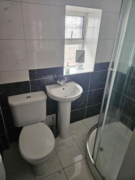 Spacious 3-bedroom In Vibrant 8 Appartamento Dublino