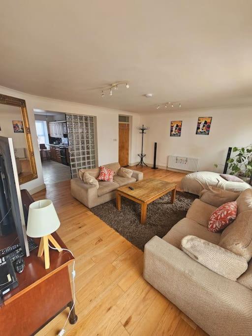 Appartamento Spacious 3-bedroom In Vibrant 8